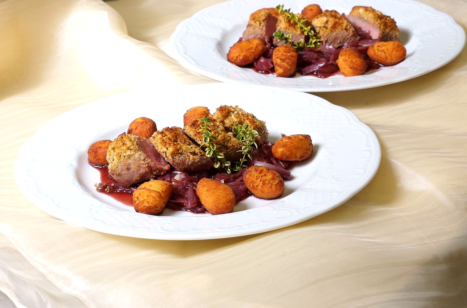 Fränkisches Entenessen mit Klößen und Blaukraut